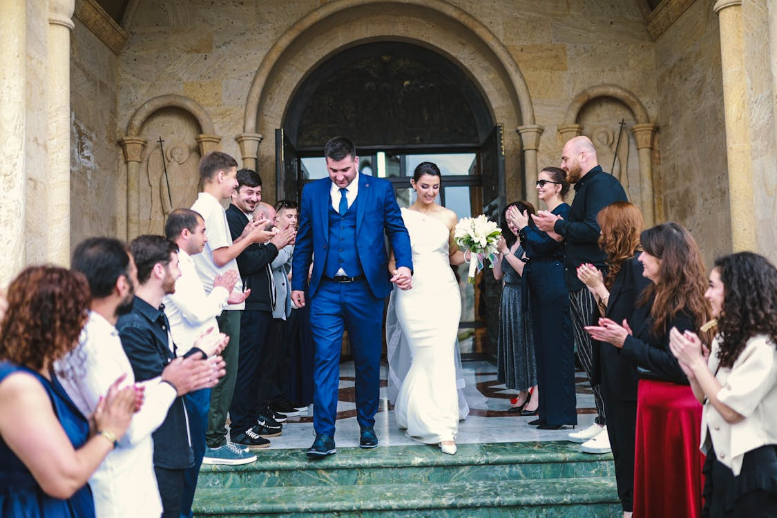	The Hidden Wedding Details That Appear When Partners Live in Different Countries