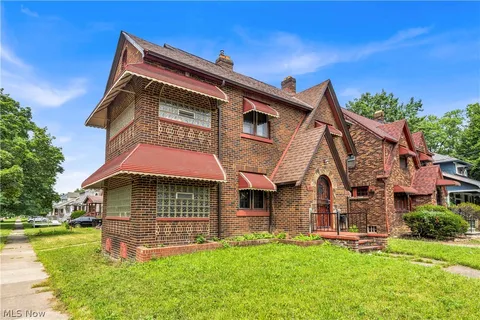 	How to Sell a House Fast: A Practical Guide for Homeowners