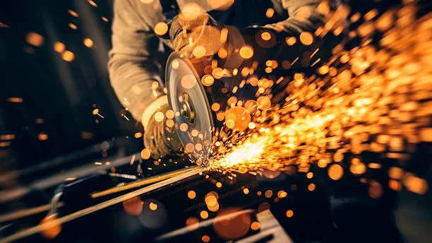 What are the advantages and disadvantages of tool steel?