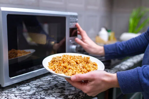 	What are the advantages and disadvantages of microwaves?