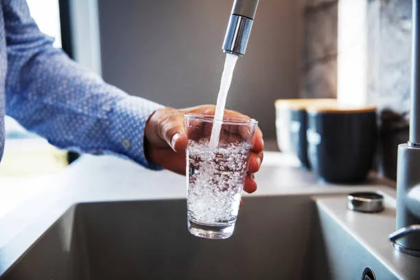 How Safe Is Your Tap Water? Recognizing the Signs and Solutions